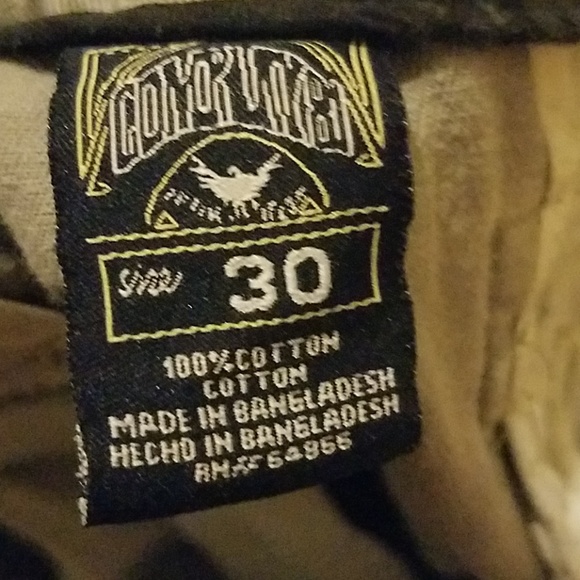 Shorts - Picture 2 of 3